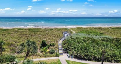 Cozy, spacious seaside condo in Ocean Village!