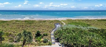 Cozy, spacious seaside condo in Ocean Village!