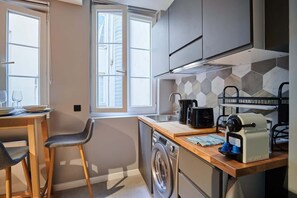 Unclassified image, 3 of 15, button