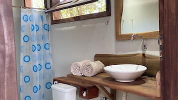 Basic Bungalow, 3 Twin Beds, Beach View | Bathroom | Shower