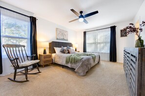 2 chambres, fer et planche à repasser, Wi-Fi, draps fournis