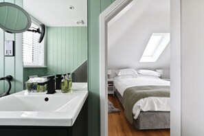 2 室のベッドルーム、アイロン / アイロン台、WiFi、ベッドシーツ