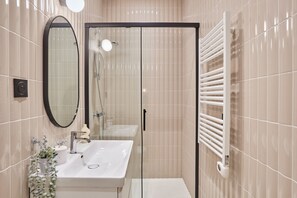 Shower, hair dryer, shampoo