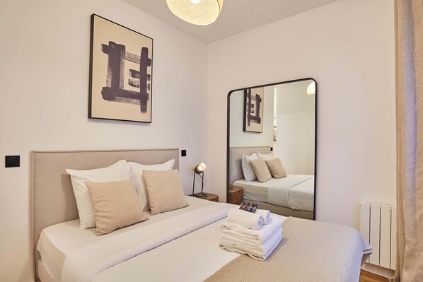 2 bedrooms, iron/ironing board, free WiFi, bed sheets