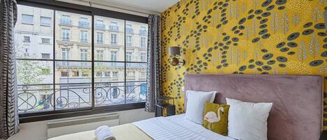 3 slaapkamers, een strijkplank/strijkijzer, gratis wifi, beddengoed