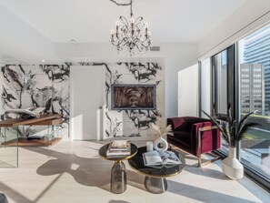 Smart TV, Netflix, streaming services