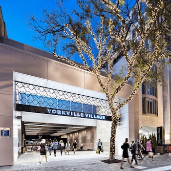 Soho Suites Yorkville 