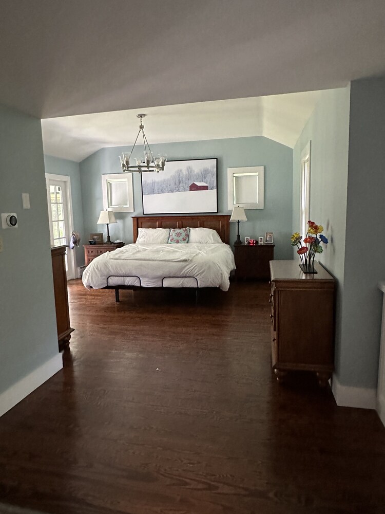 to your Manchester/Dorset, VT retreat. Petfriendly w/ Gameroom