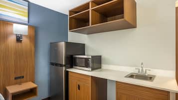 Full-sized fridge, microwave