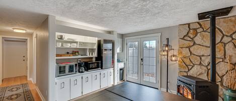 Fridge, microwave, coffee/tea maker, toaster
