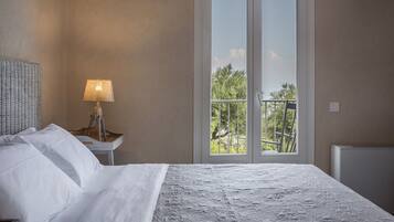 3 室のベッドルーム、アイロン / アイロン台、WiFi (無料)、ベッドシーツ