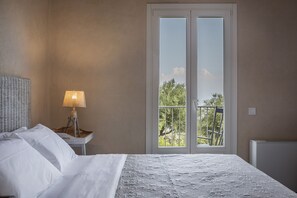 3 bedrooms, iron/ironing board, free WiFi, bed sheets - Luxurious Villa Nadoria, Ithaca Island (Ithaca Island)