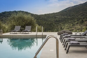 Pool - Luxurious Villa Nadoria, Ithaca Island (Ithaca Island)