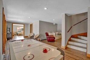 Game room - Spacious Stowe Home on 7 Acres with Mountain Views (Stowe)
