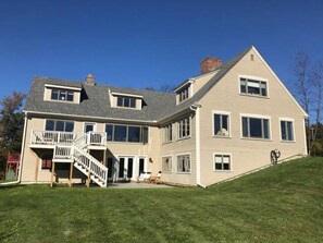 Exterior - Spacious Ski Getaway • Mtn Views • Sleeps 12 (Stowe)