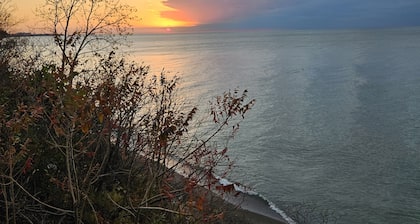 Relaxing Lakeside Getaway