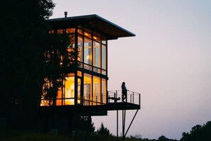 Exterior - Nordlys Lodging Co. - MetalLark Tower (Frederic)