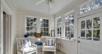 REDUCED RATES - 3 bed/ 2 -1/2 bath SOUTHERN CHARMER in the heart of Beaufort, SC