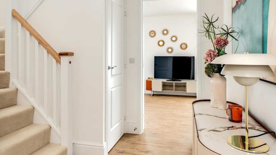 Tranquil 4-bed Oasis Modern Chic