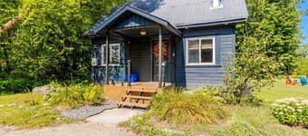 Cozy Getaway close to Arrowhead & downtown Huntsville. Pet-Friendly.