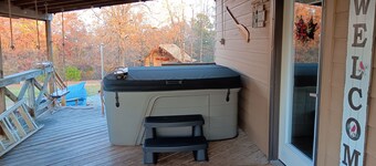 Millers Landing 2 - Sleeps 8. Hot Tub. 2 min to Buffalo Pt