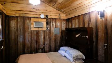 4 bedrooms, WiFi, bed sheets