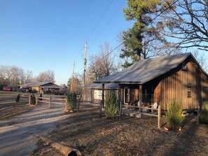 Exterior - Baker Lodge - Ozarks Cabin - Lower Buffalo River - Sleeps 5 (Yellville)