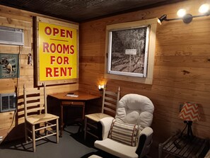 Interior - Buffalo Camp 2 - Couples Cabin MINUTES to BufPt or Dillards (Marion County)