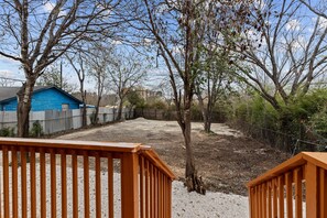 House (4 Bedrooms) | Terrace/patio