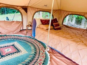 1 habitación y ropa de cama