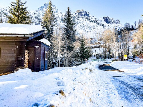 Chalet flocon de neige avec jardin