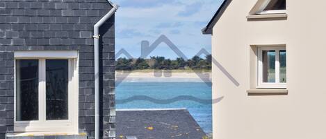 Vue sur la plage ou lâocĂ©an