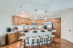 Condo, 2 Bedrooms | Private kitchen | Fridge, oven, coffee/tea maker, electric kettle