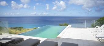 Luxurious 6-Bedroom Villa with Private Pier & Panoramic Ocean View