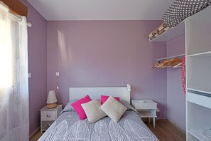 1 bedroom, iron/ironing board, free WiFi, bed sheets