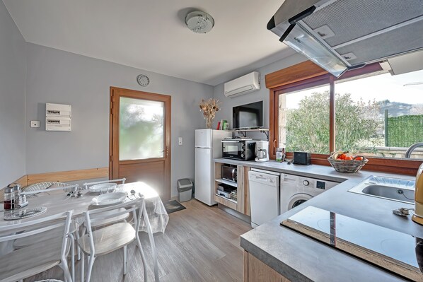 Fridge, microwave, oven, dishwasher