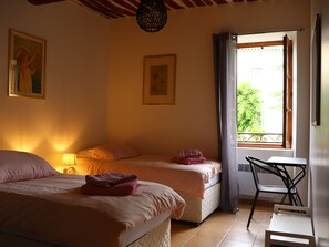 2 sovrum, strykjärn/strykbräda, gratis wi-fi och sängkläder