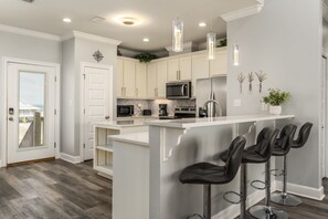 Casa, 4 habitaciones | Cocina privada | Refrigerador, horno, cafetera y tetera y tostadora 