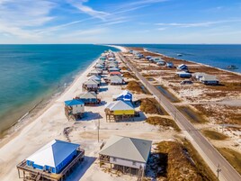 House, 4 Bedrooms | Aerial view