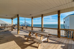House, 4 Bedrooms | Balcony