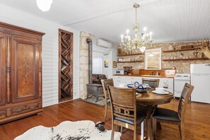 House, 2 Bedrooms | Dining