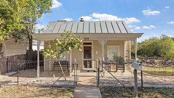 Nhà, 2 phòng ngủ | Ngoại thất