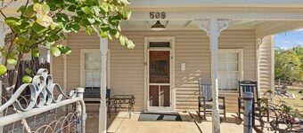 Calmbach Cottage 2 Bedroom Home by RedAwning