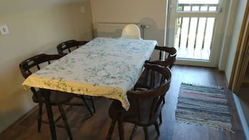 Room, 2 Bedrooms, Smoking, Patio | Dining