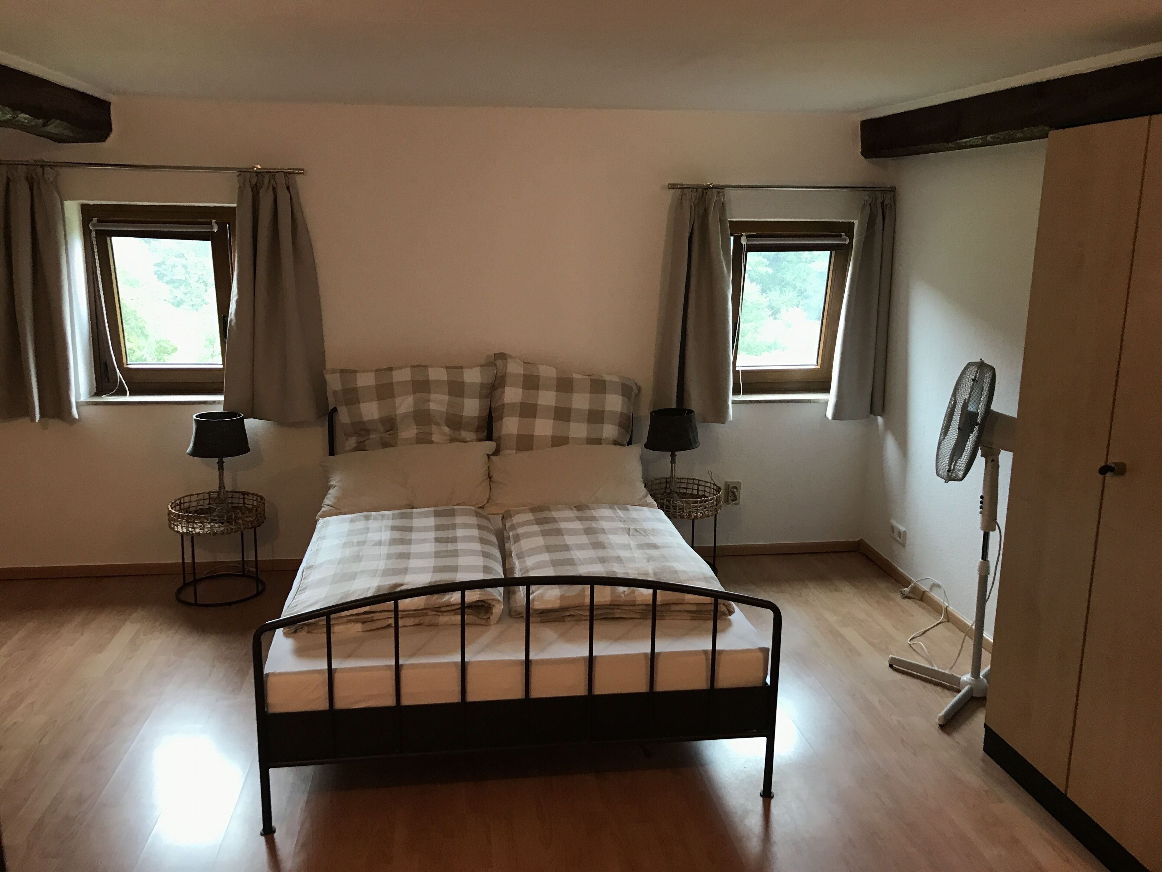 2 Schlafzimmer, Reisekinderbett, WLAN, Bettwäsche