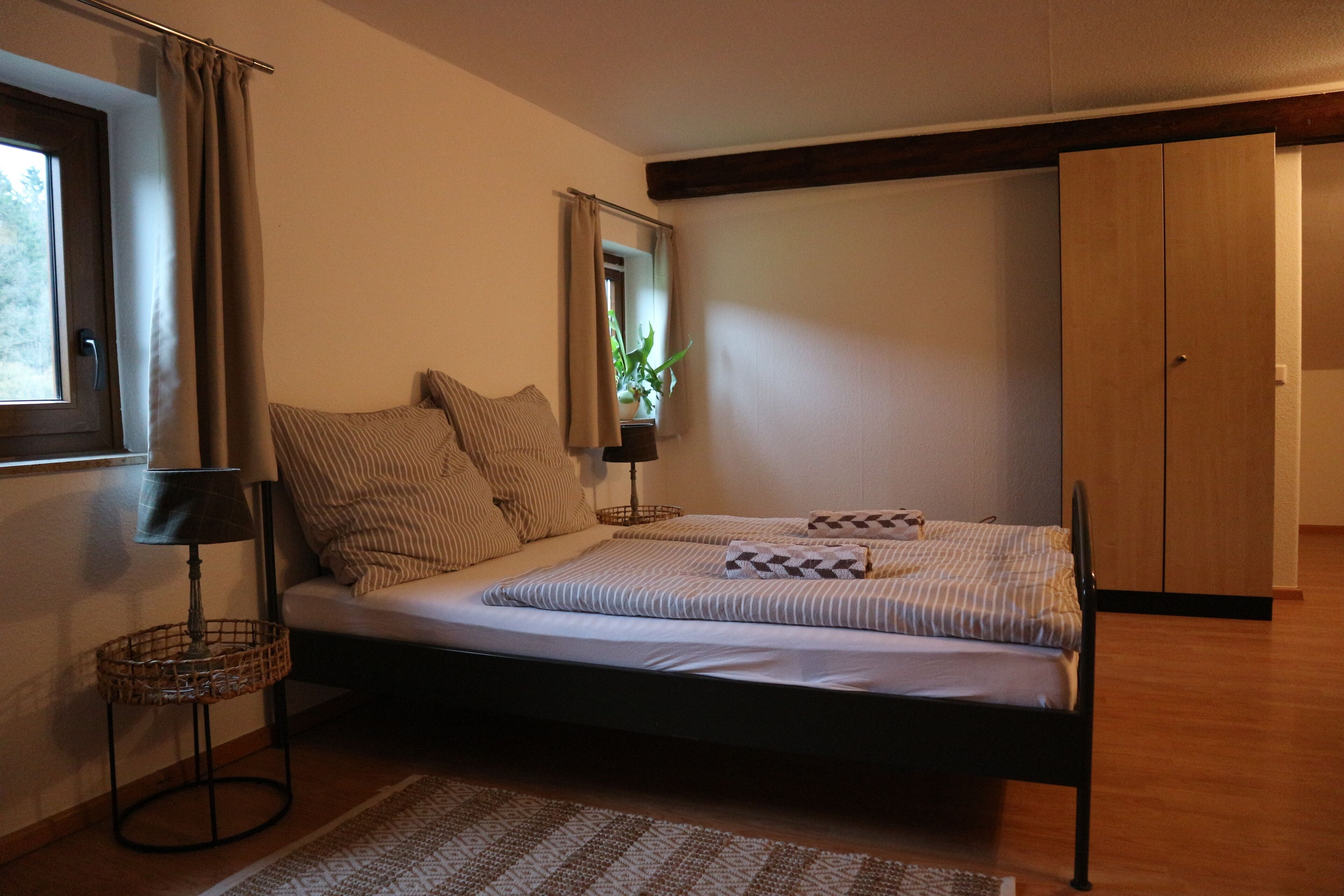 2 Schlafzimmer, Reisekinderbett, WLAN, Bettwäsche