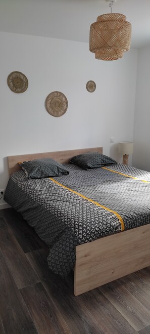2 bedrooms, iron/ironing board, free WiFi, bed sheets - "l'emeraude 2" Maison Neuve 2/4 Pers, Plain-pied, Wifi, Plage à 10 min à Pieds (frehel)