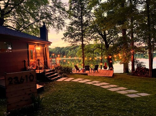 The Cottage on Heiner Hill fosters peace & is that reset you're searching for.