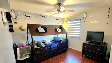 4 chambres, coffres-forts dans les chambres, bureau