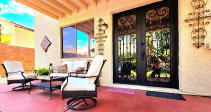 Spacious & quiet 2 story house close to regional parks, golf clubs & shopping.